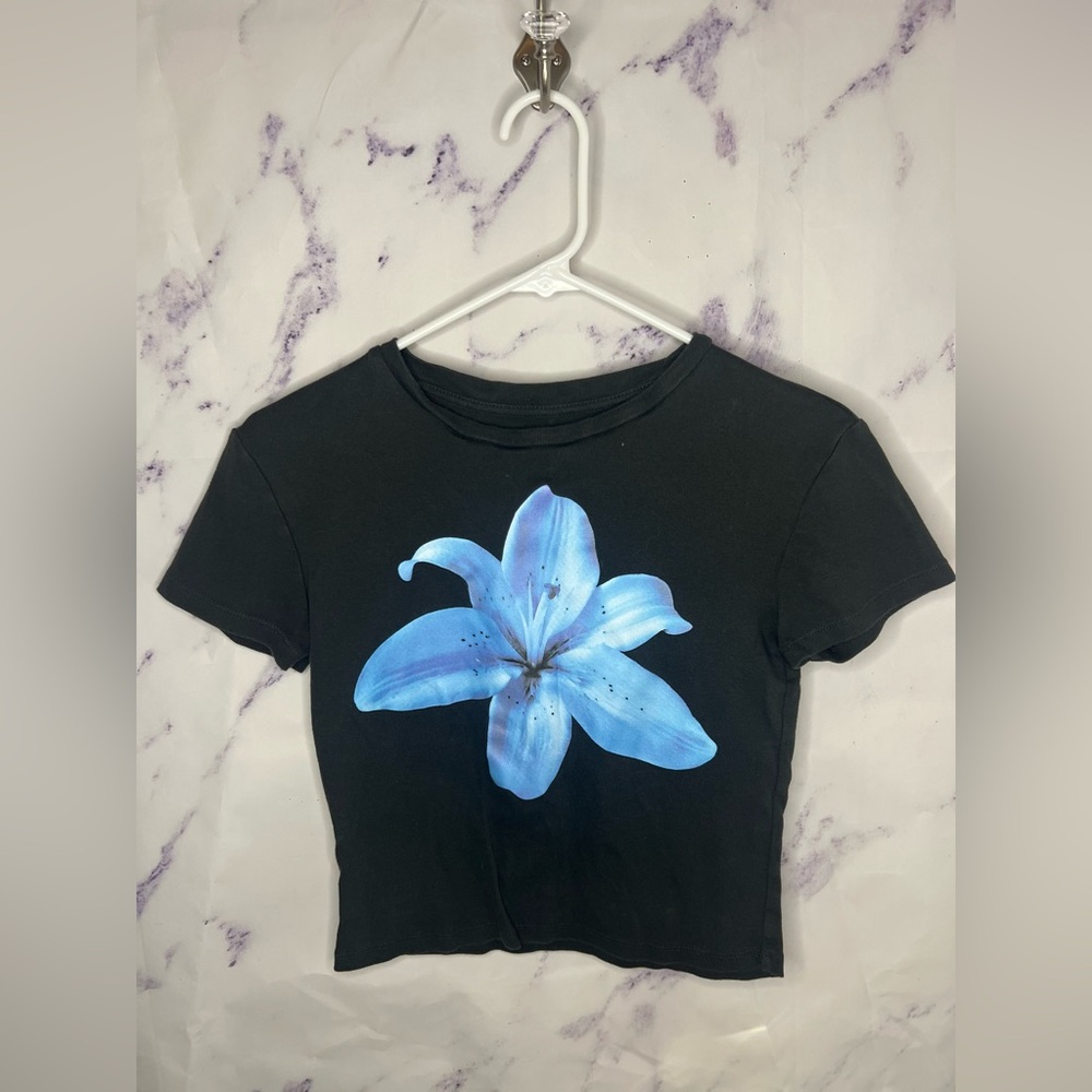 Lucky 777 Dark Grey Crop Top with Blue Lily Print Sz Small